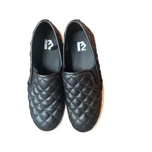 R2 Quilted‎ Black Slip On Sneakers Womens Size 7 Casual Comfort